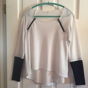 Long sleeve knit top